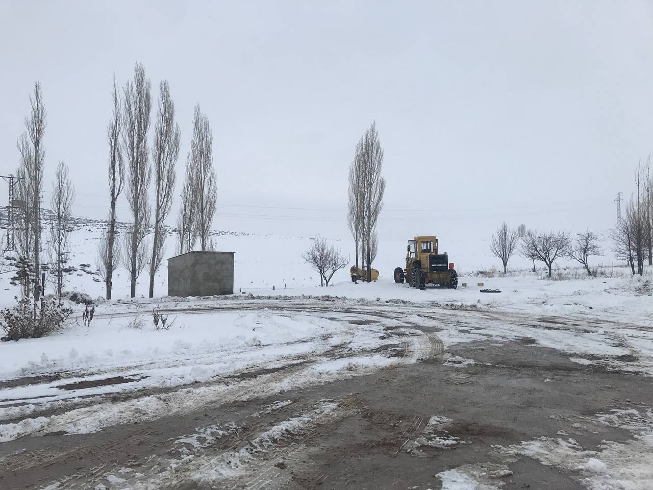 Bayburt-Trabzon sınırında kar yağışı etkili oldu