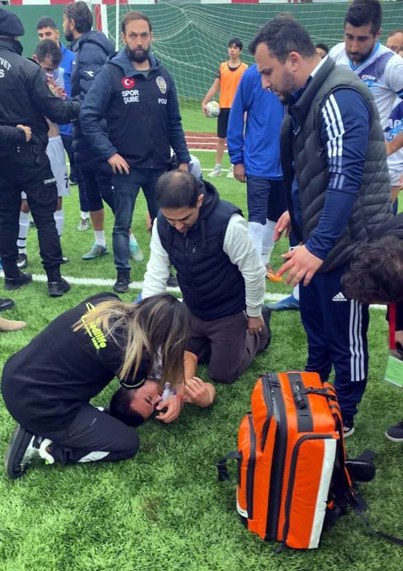 Samsun'da maçta rakibiyle çarpışınca dili boğazına kaçtı! Erken müdahale hayat kurtardı