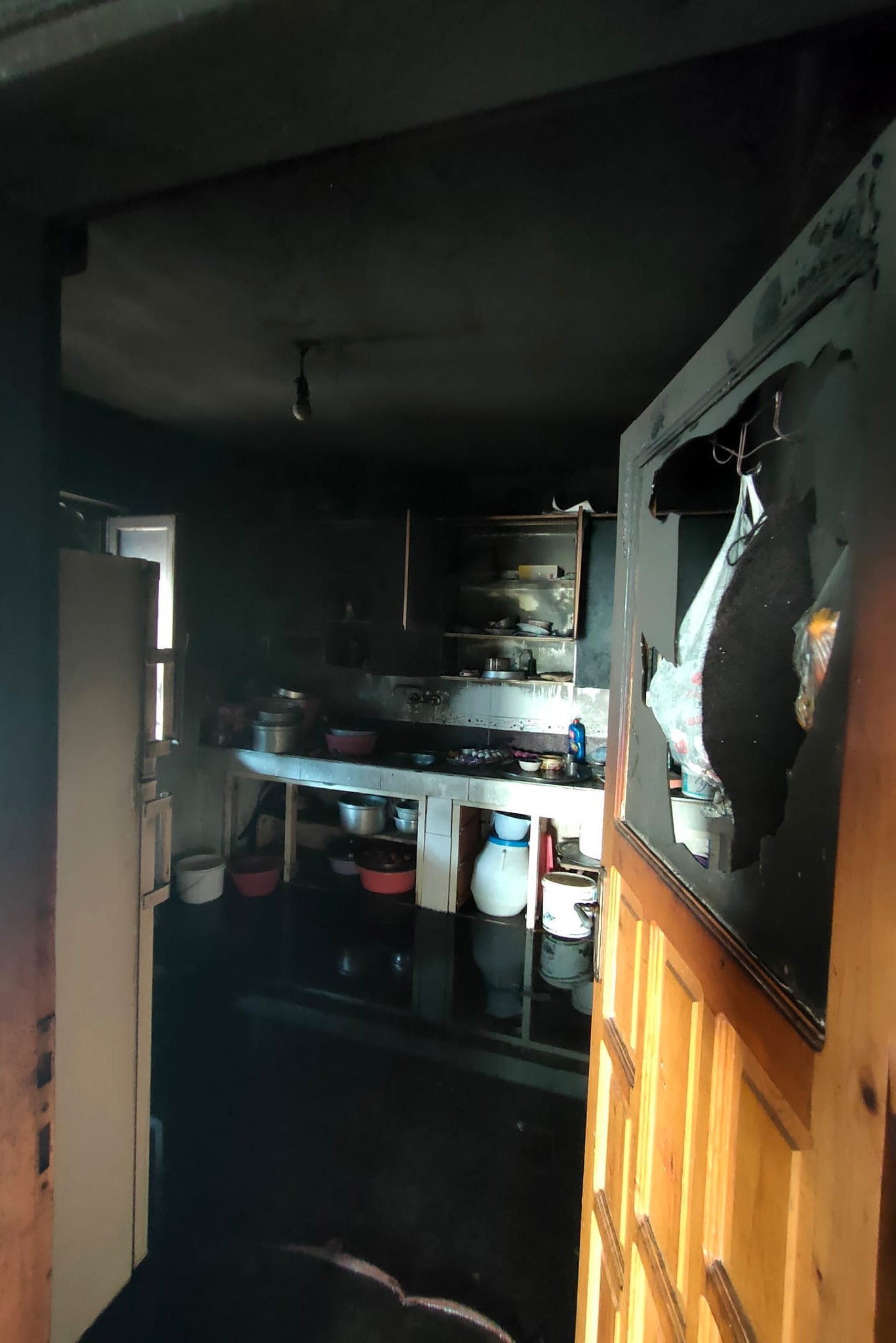 Çakmakla oynayan çocuk evi küle çevirdi