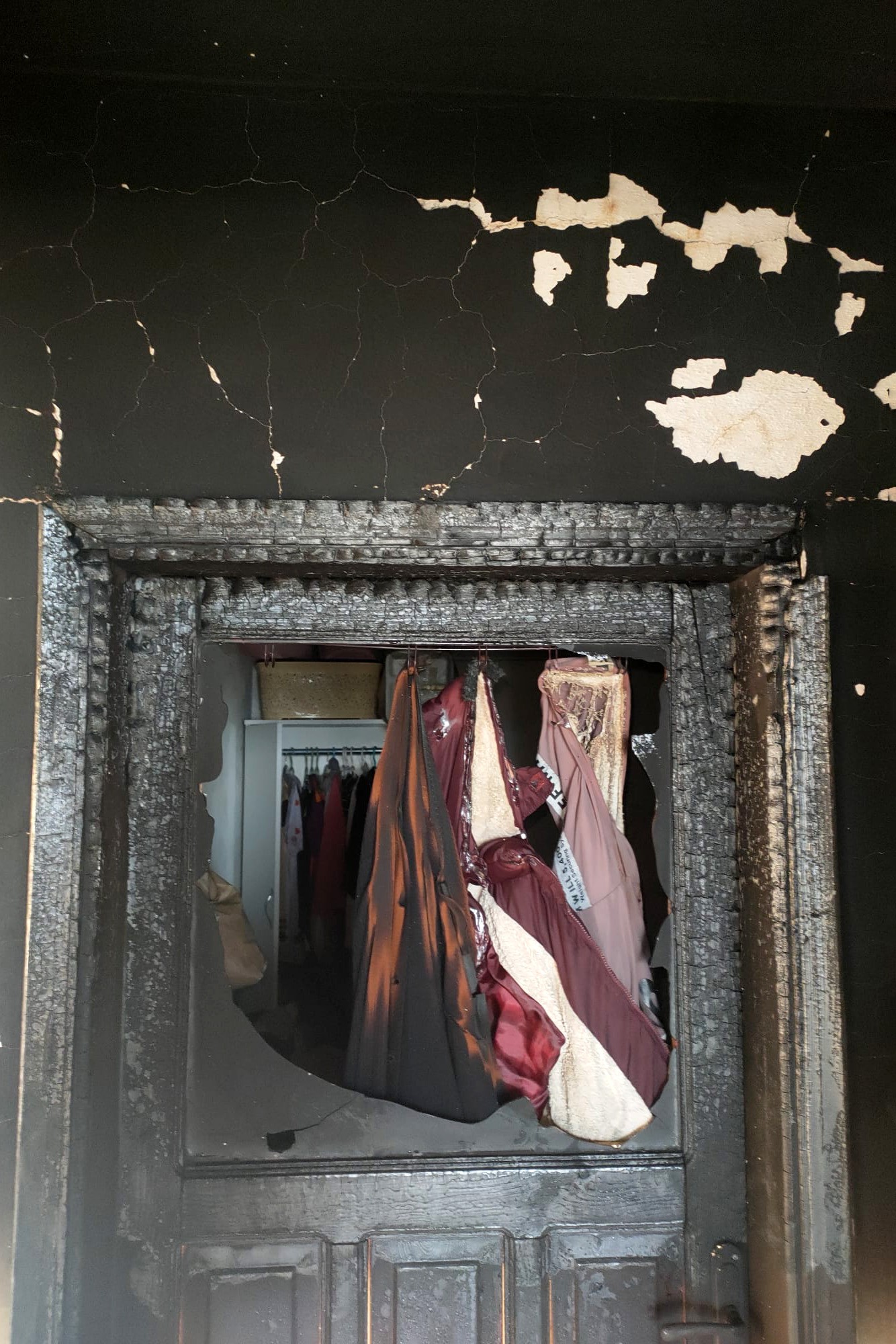 Çakmakla oynayan çocuk evi küle çevirdi