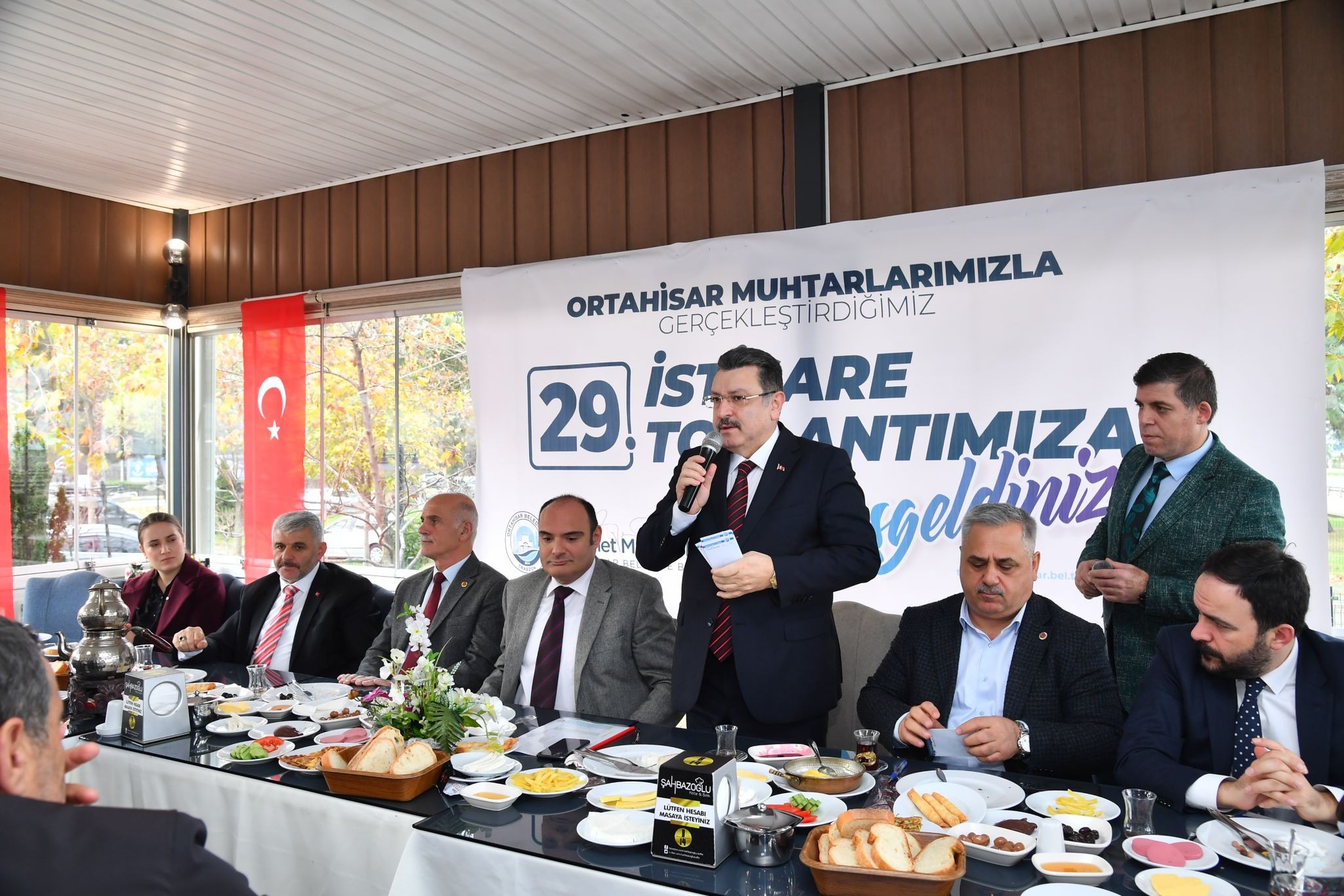 Ortahisar Belediye Başkanı Genç muhtarlarla bir araya geldi