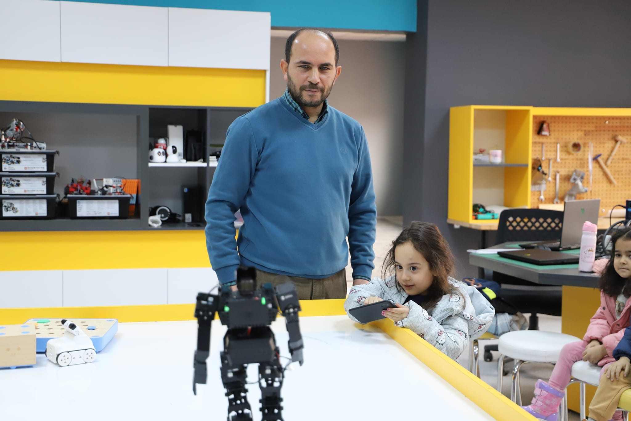 Bayburt'ta minik öğrenciler Tasarım Beceri Merkezinde atölye çalışmasına katıldı