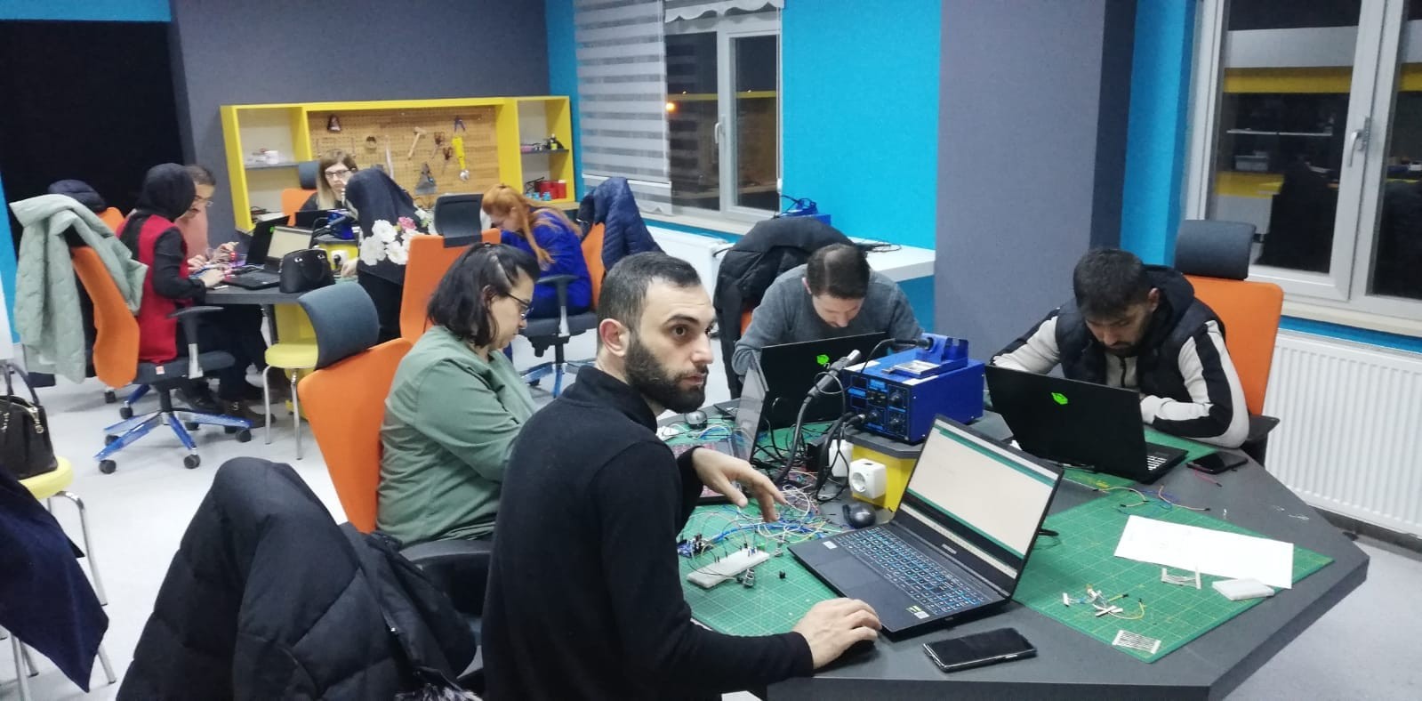 Bayburt'ta minik öğrenciler Tasarım Beceri Merkezinde atölye çalışmasına katıldı