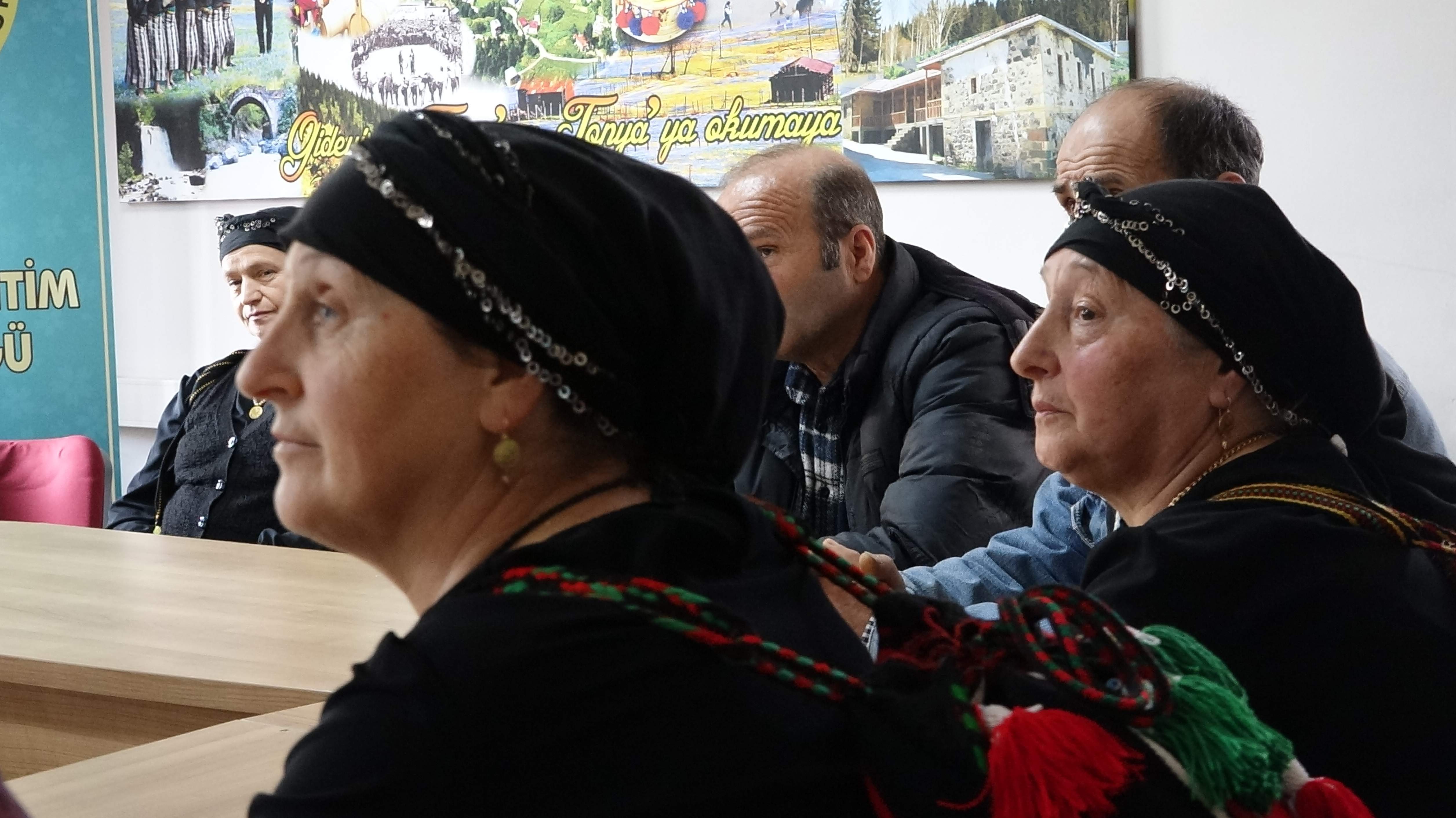 Trabzon'da "Aile Okulu Projesi" kapsamında ailelere terapi niteliğinde eğitim veriliyor