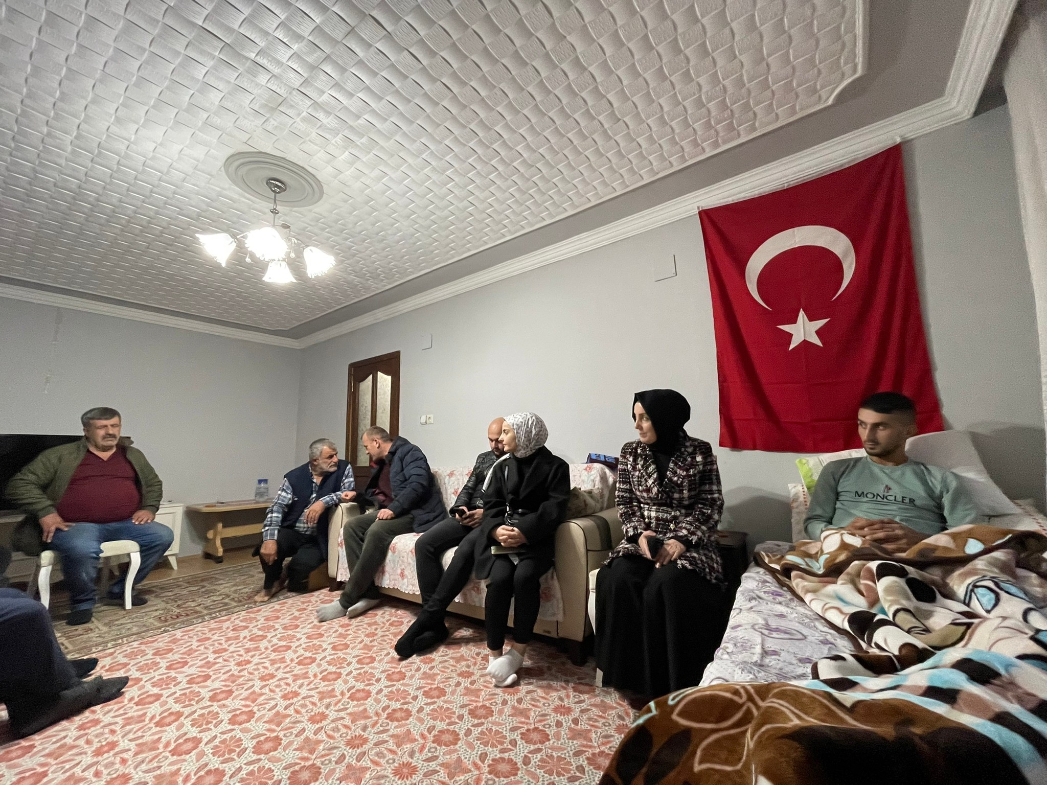 İçişleri Bakanı Süleyman Soylu Trabzonlu gazi er ile görüştü