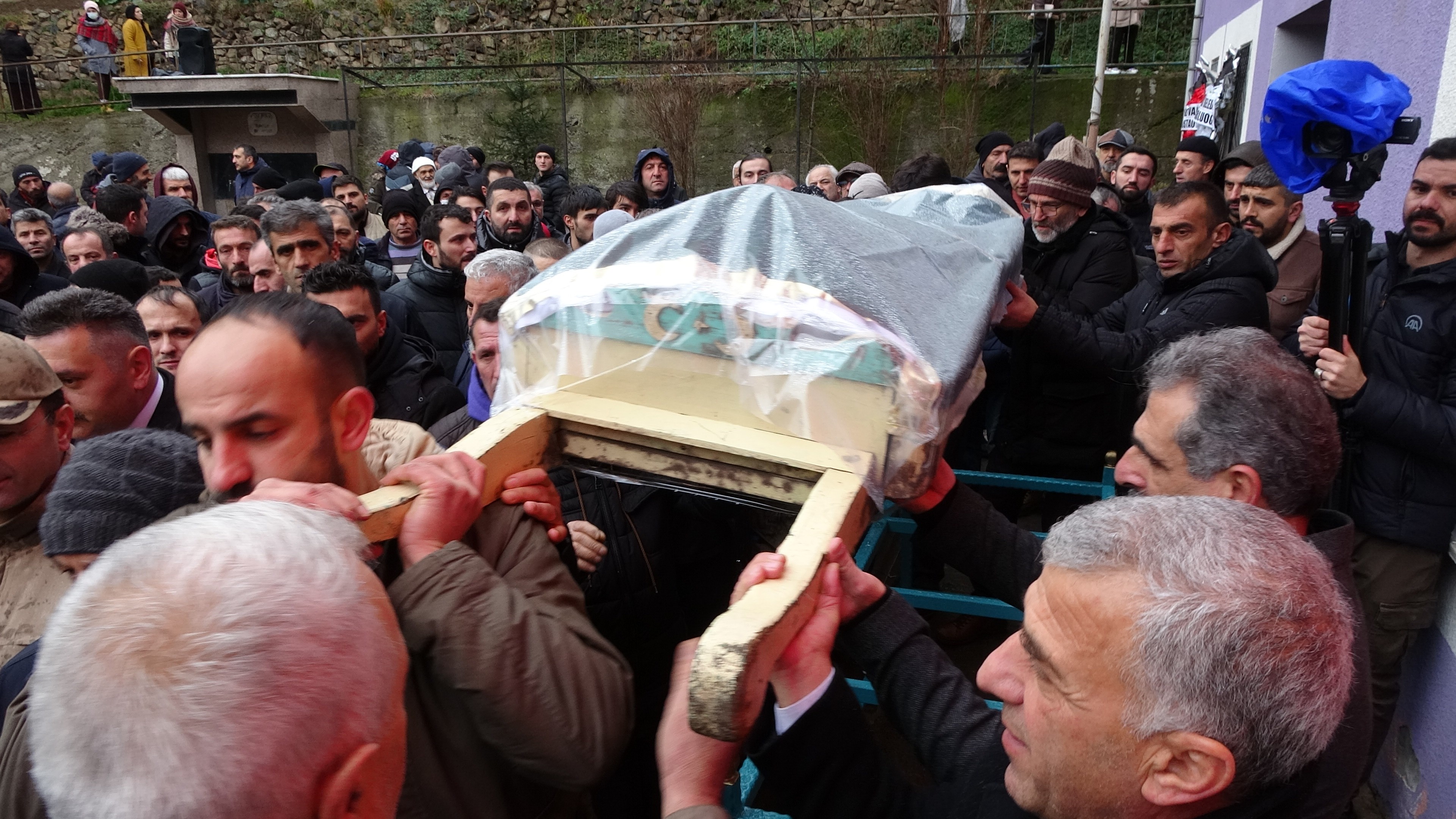 Trabzonlu Akın son yolculuğuna uğurlandı