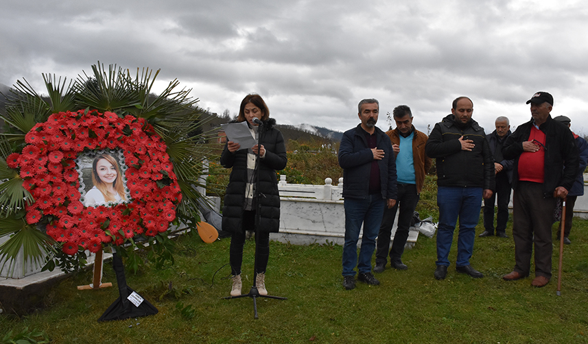 Ordu'da öldürülen üniversite öğrencisi Ceren Özdemir mezarı başında anıldı