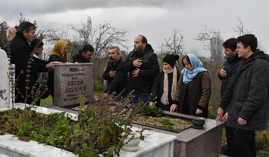 Ordu'da öldürülen üniversite öğrencisi Ceren Özdemir mezarı başında anıldı