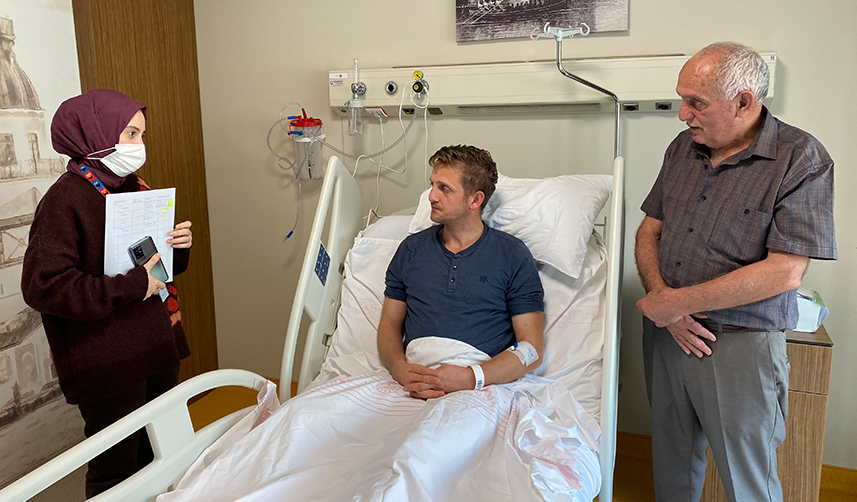 Evinde tadilat yapmak isteyen Rizeli vatandaş gözünden oluyordu