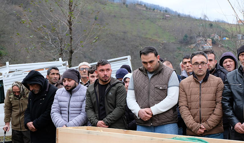 Gümüşhane'de 7 yıl önce kaybolan kişiye ait kemikler bulunmuştu! Toprağa verildi