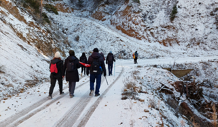 Gümüşhane'de karlı yolları Sarıkamış Şehitleri için yürüdüler