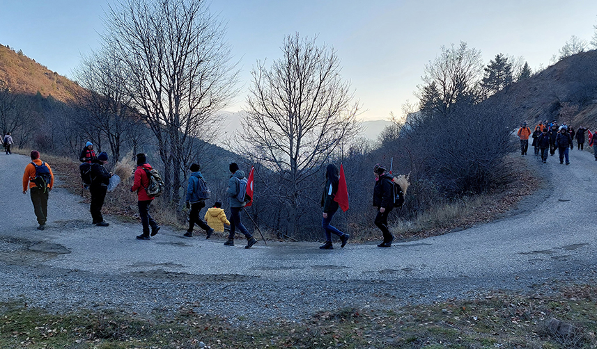 Gümüşhane'de karlı yolları Sarıkamış Şehitleri için yürüdüler-3