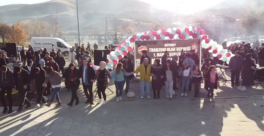 Bayburt’taki Trabzonlulardan Hamsi Şenliği