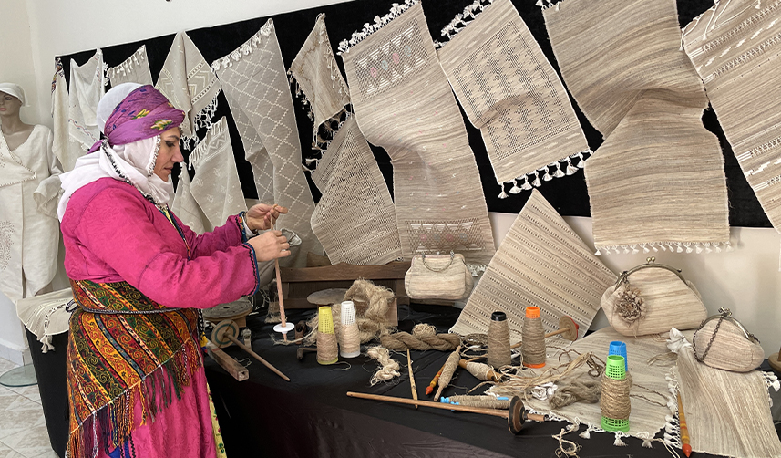 Rize'de-eski-okul-binası-kendir-ipliği-dokuma-atölyesine-dönüştürüldü