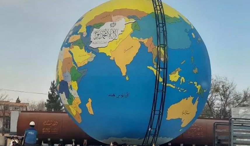 Taliban'ın yaptığı Dünya küresi eleştirilerin odağında! Tek doğru yok