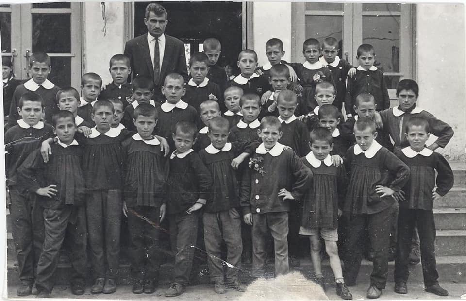 Islak, nemli sokaklarını gördüm düşümde!