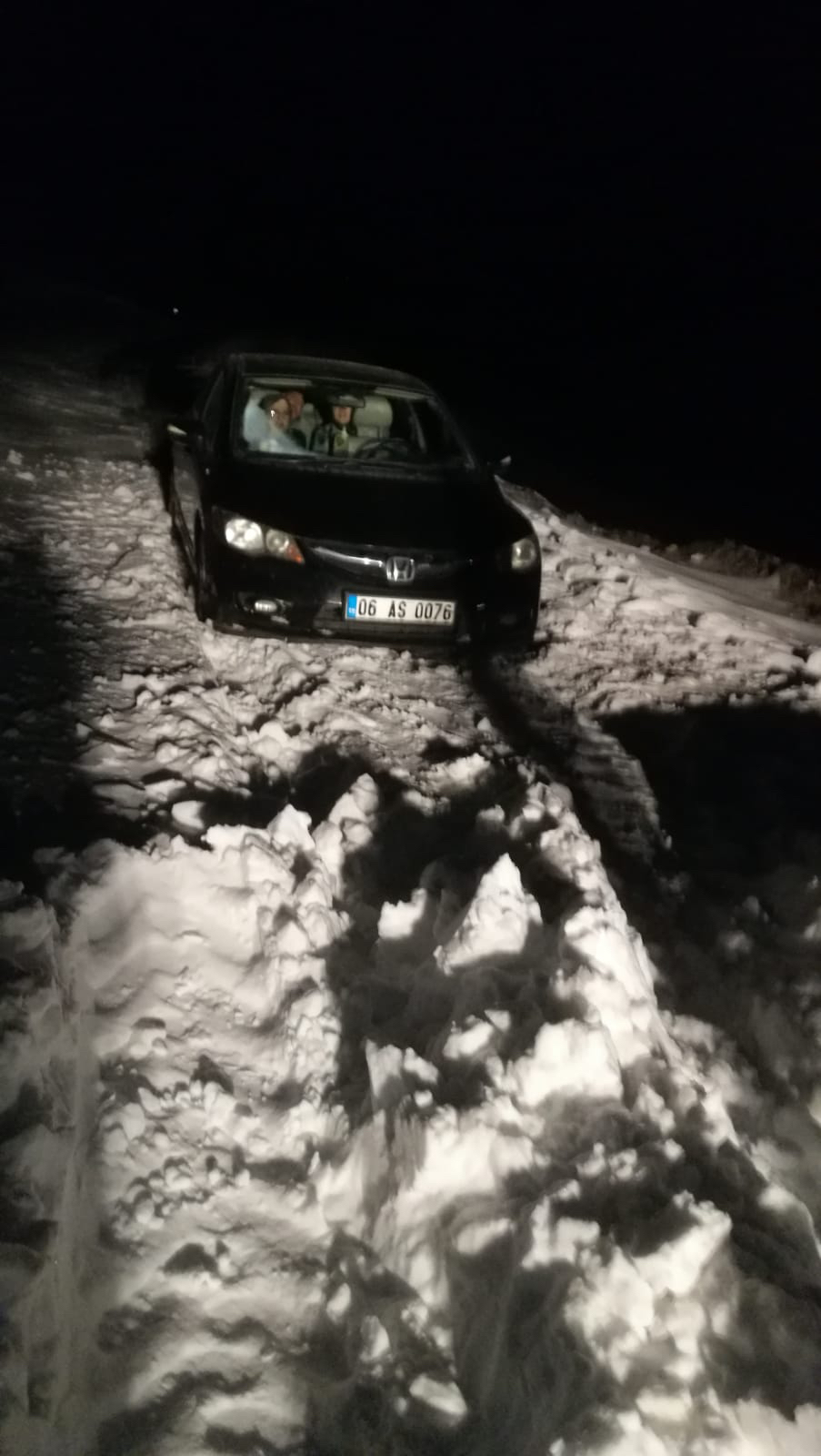 Trabzon'dan Bayburt'a giderken mahsur kaldılar!