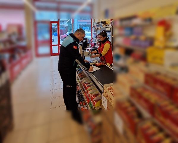 Akçaabat’ta marketler denetlendi