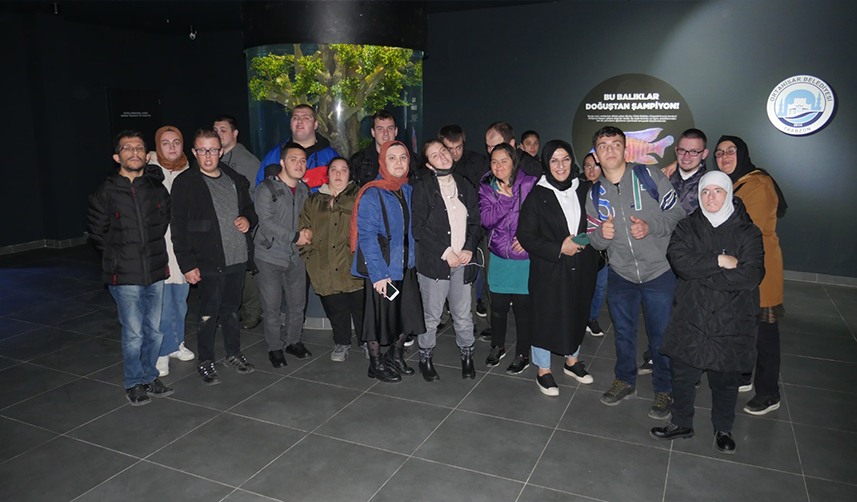 Trabzon'da özel gereksinimli bireyler su altı canlılarıyla tanıştı