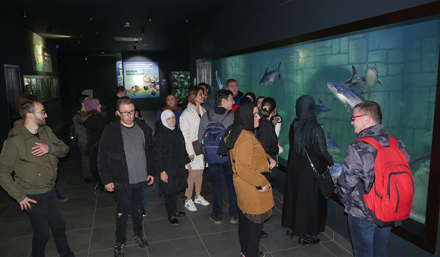 Trabzon'da özel gereksinimli bireyler su altı canlılarıyla tanıştı