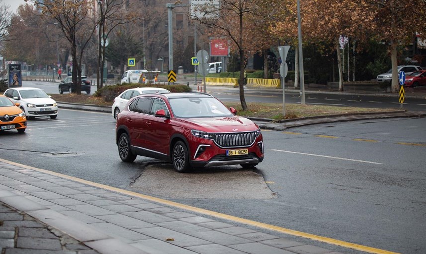 Trabzonlu Bakan Mustafa Varank TBMM'ye TOGG ile geldi