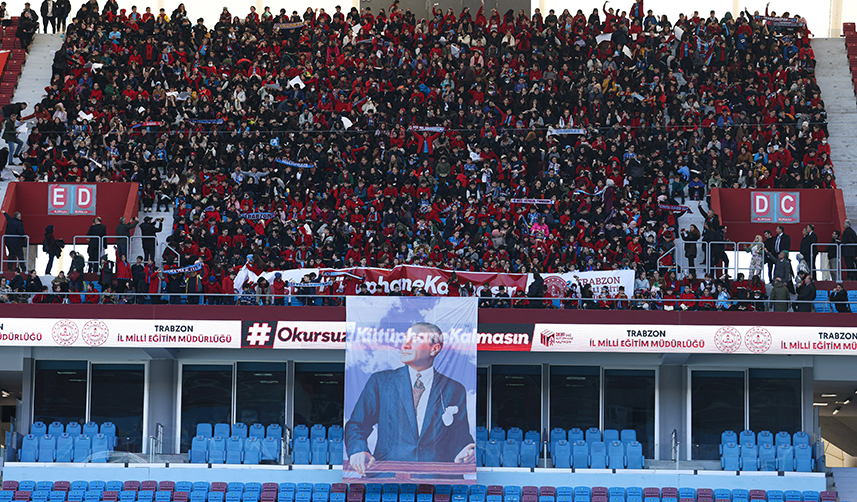 Trabzonspor'un sahasında 1461 öğrenci kitap okudu