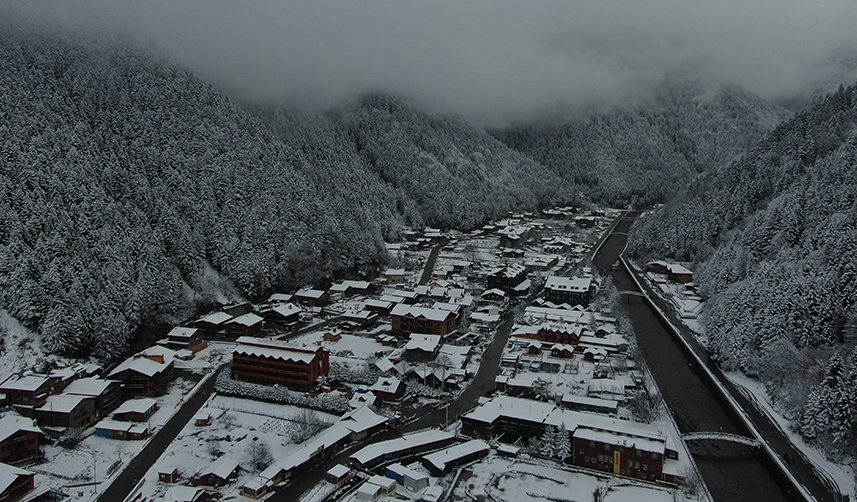 Uzungöl, kış aylarının gelmesi ile sessizliğe büründü