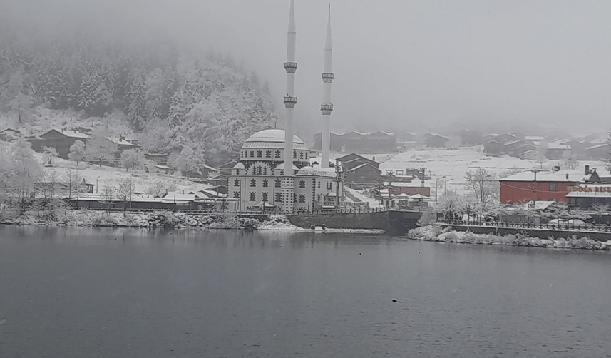 Uzungöl'e-mevsimin-ilk-karı-yağdı