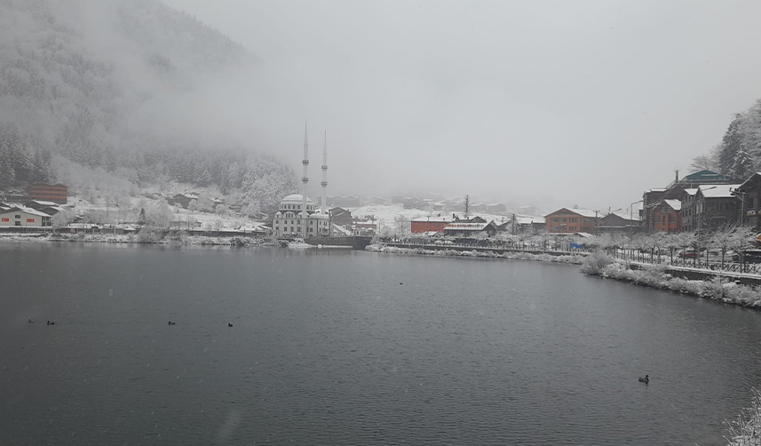 Uzungöl'e-mevsimin-ilk-karı-yağdı