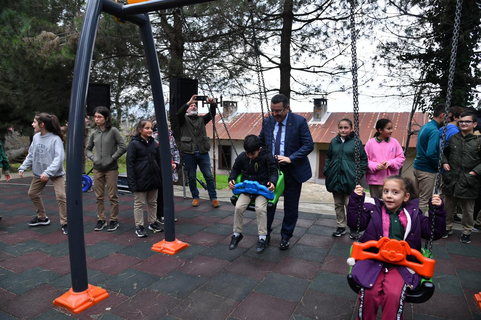 Genç, iki mahalle parkını hizmete açtı!  “Şehitleri tanımak vatan sevgisini artırır”