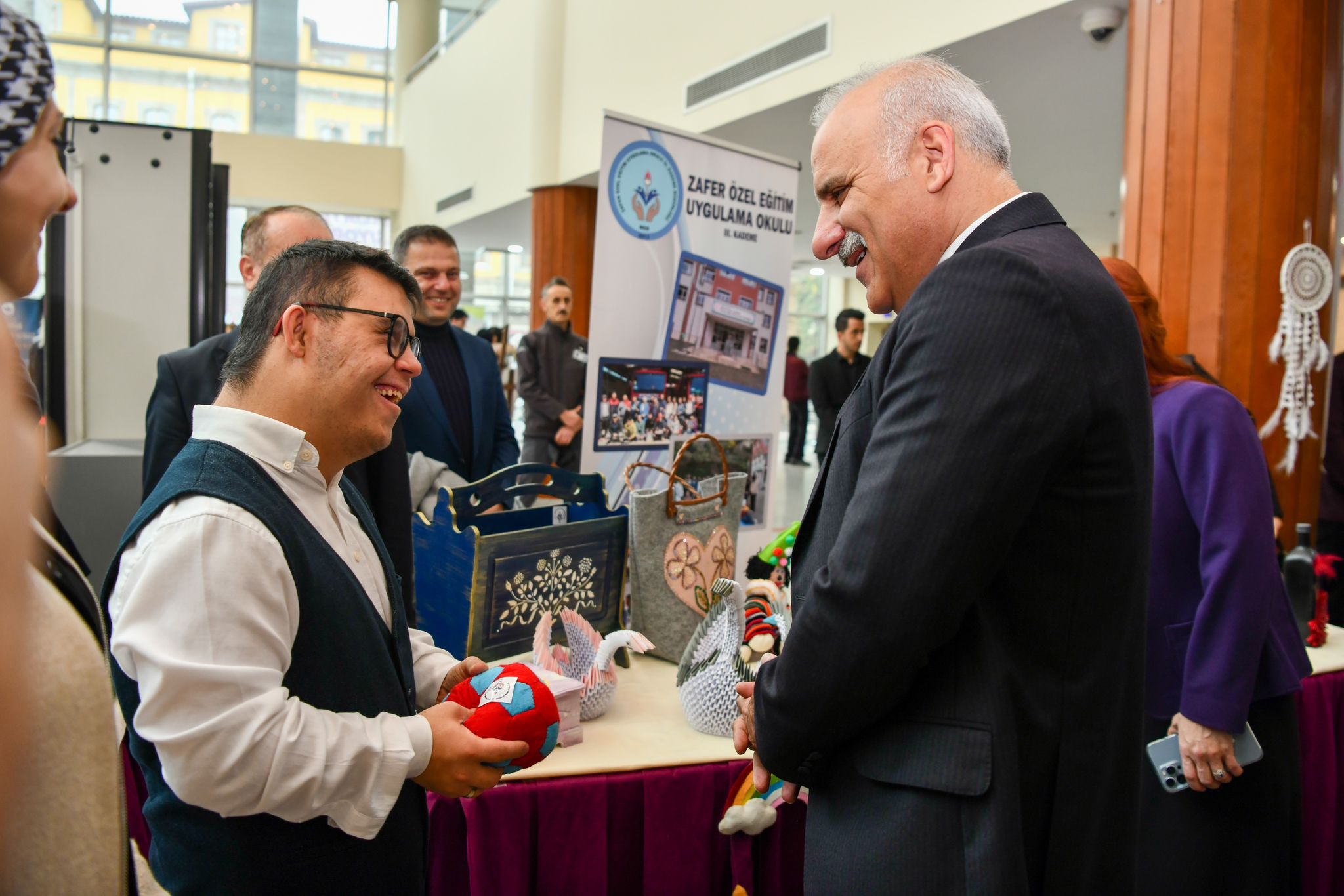 Trabzon'da "Engelleri Birlikte Aşıyoruz" programına yoğun ilgi