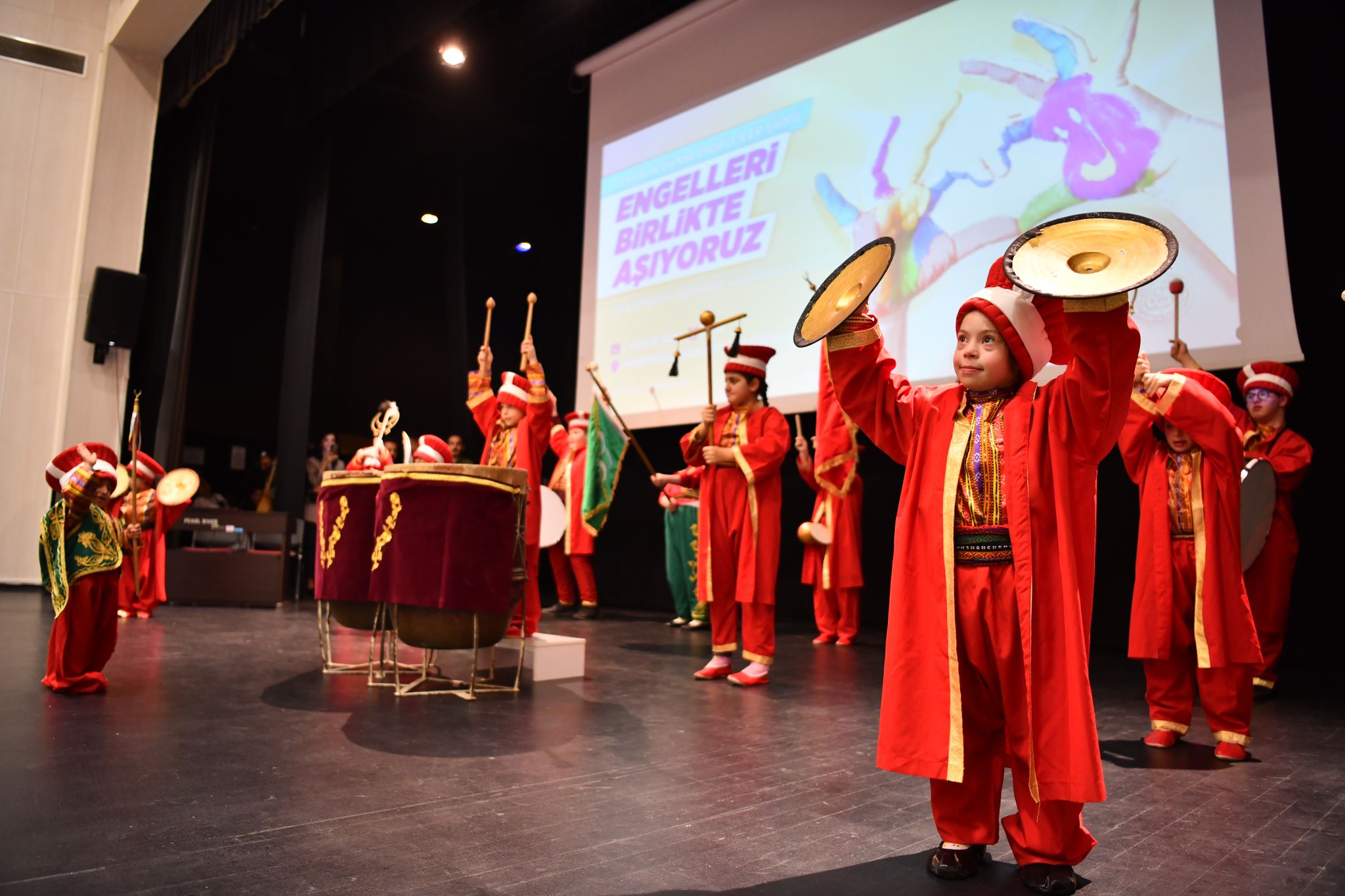 Trabzon'da "Engelleri Birlikte Aşıyoruz" programına yoğun ilgi