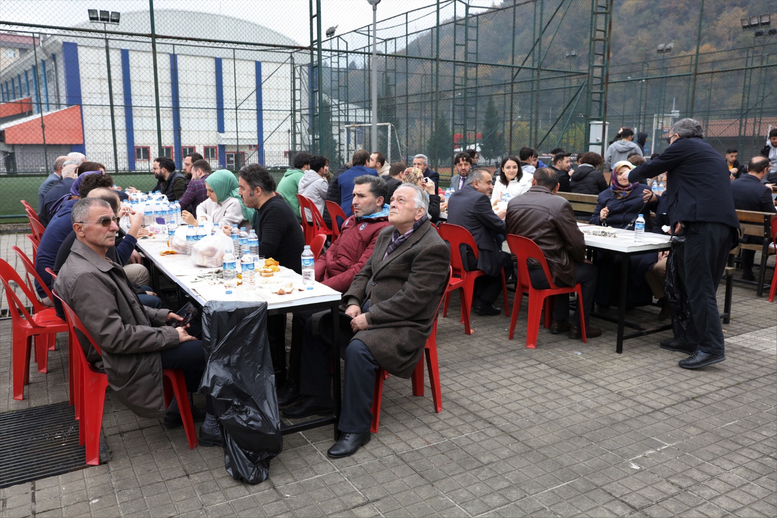 KTÜ'de hamsi şöleni! 600 kilogram tüketildi