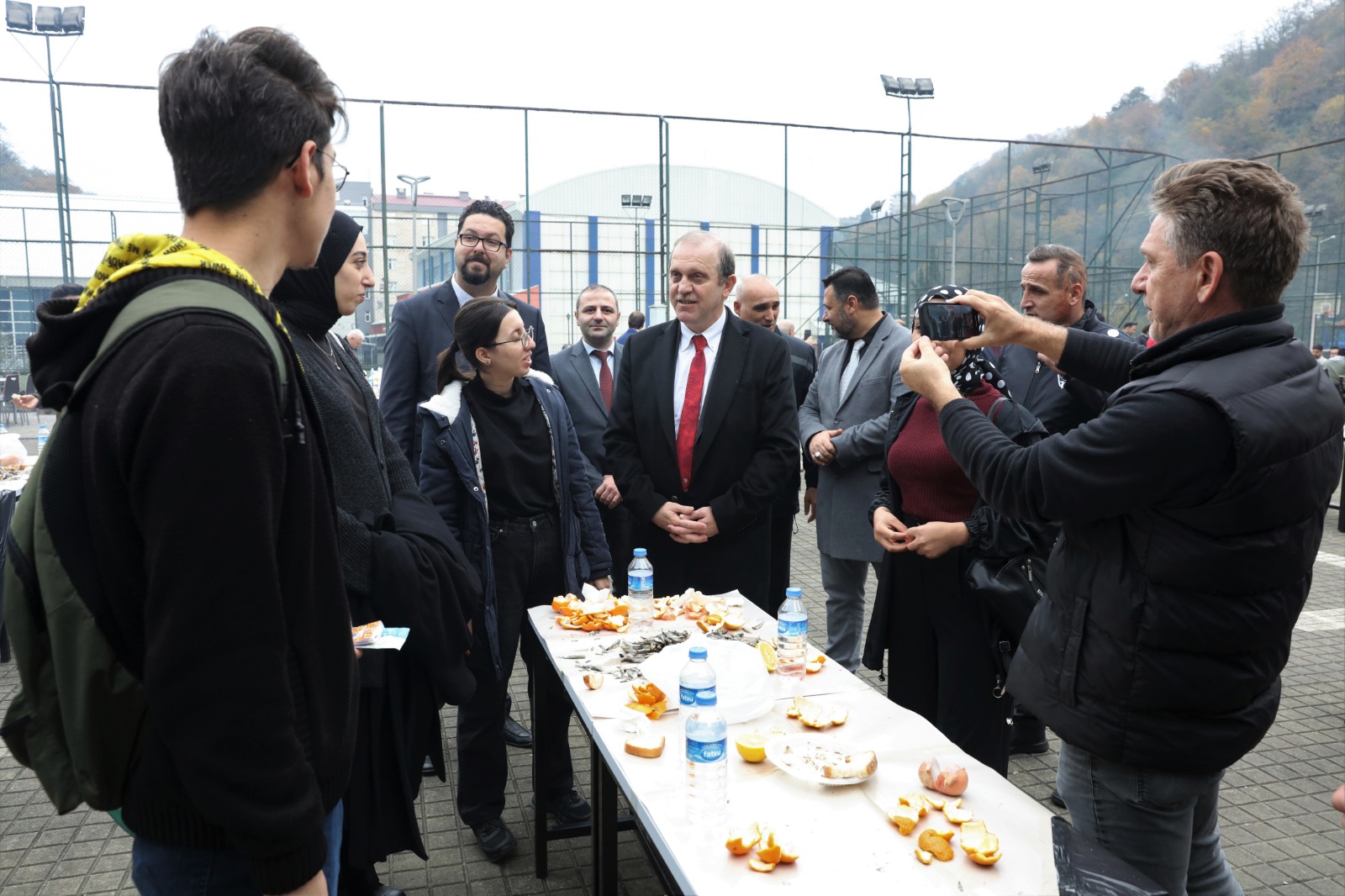 KTÜ'de hamsi şöleni! 600 kilogram tüketildi