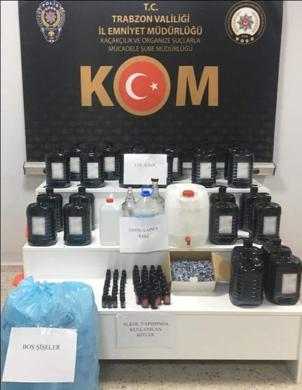 Trabzon’da kaçak alkol ve tütün operasyonu! İki iş yerine arama