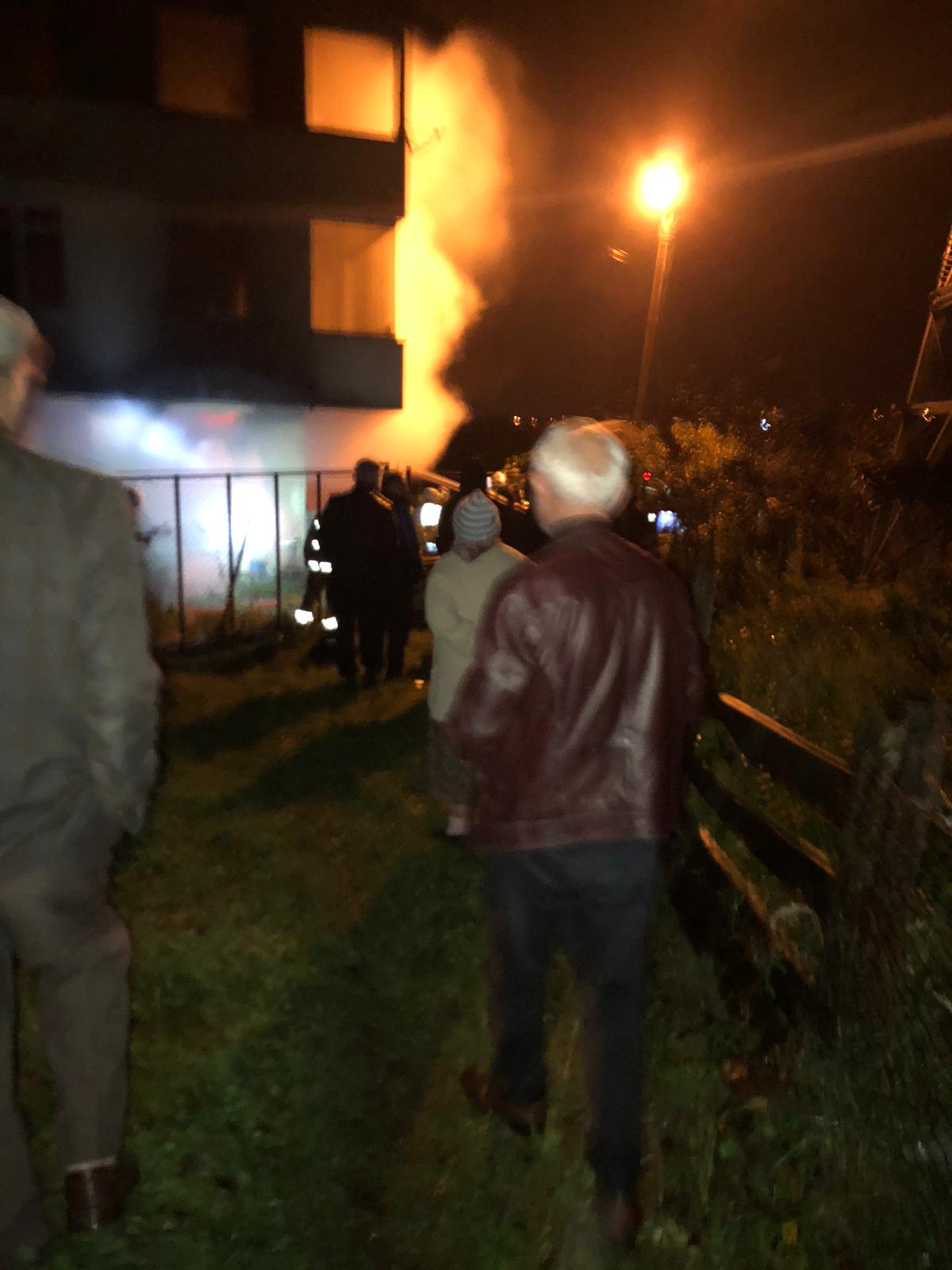 Trabzon'da 3 katlı binada yangın çıktı!