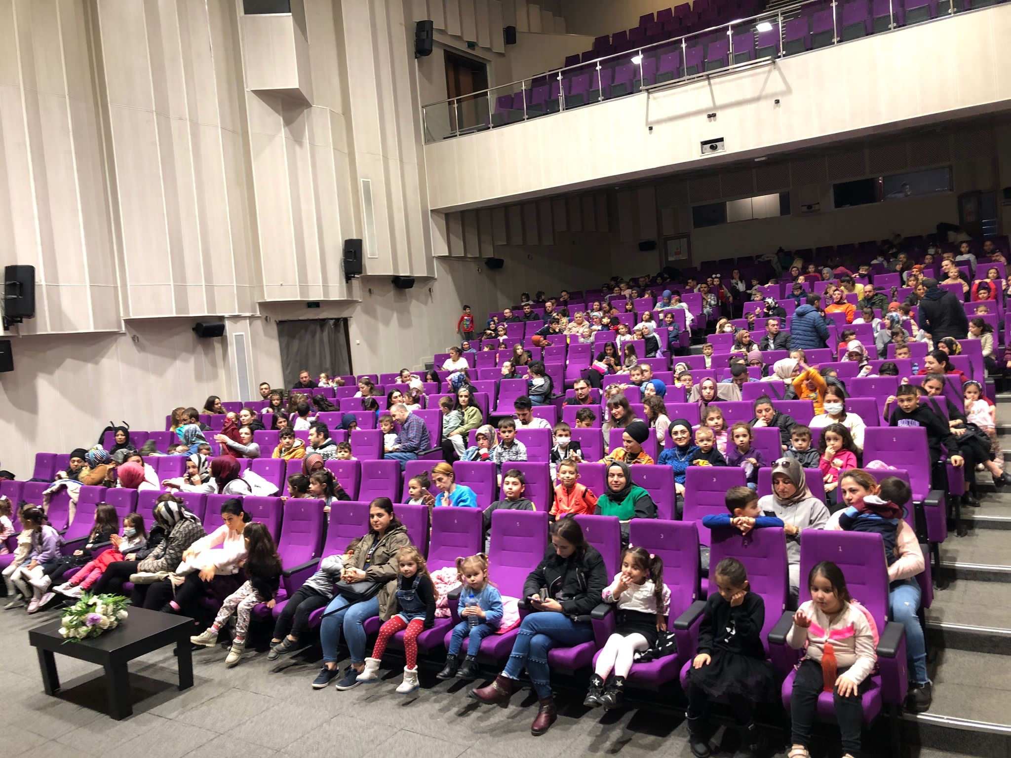 Trabzon Büyükşehir Belediyesi'nden çocuklara tiyatro şöleni