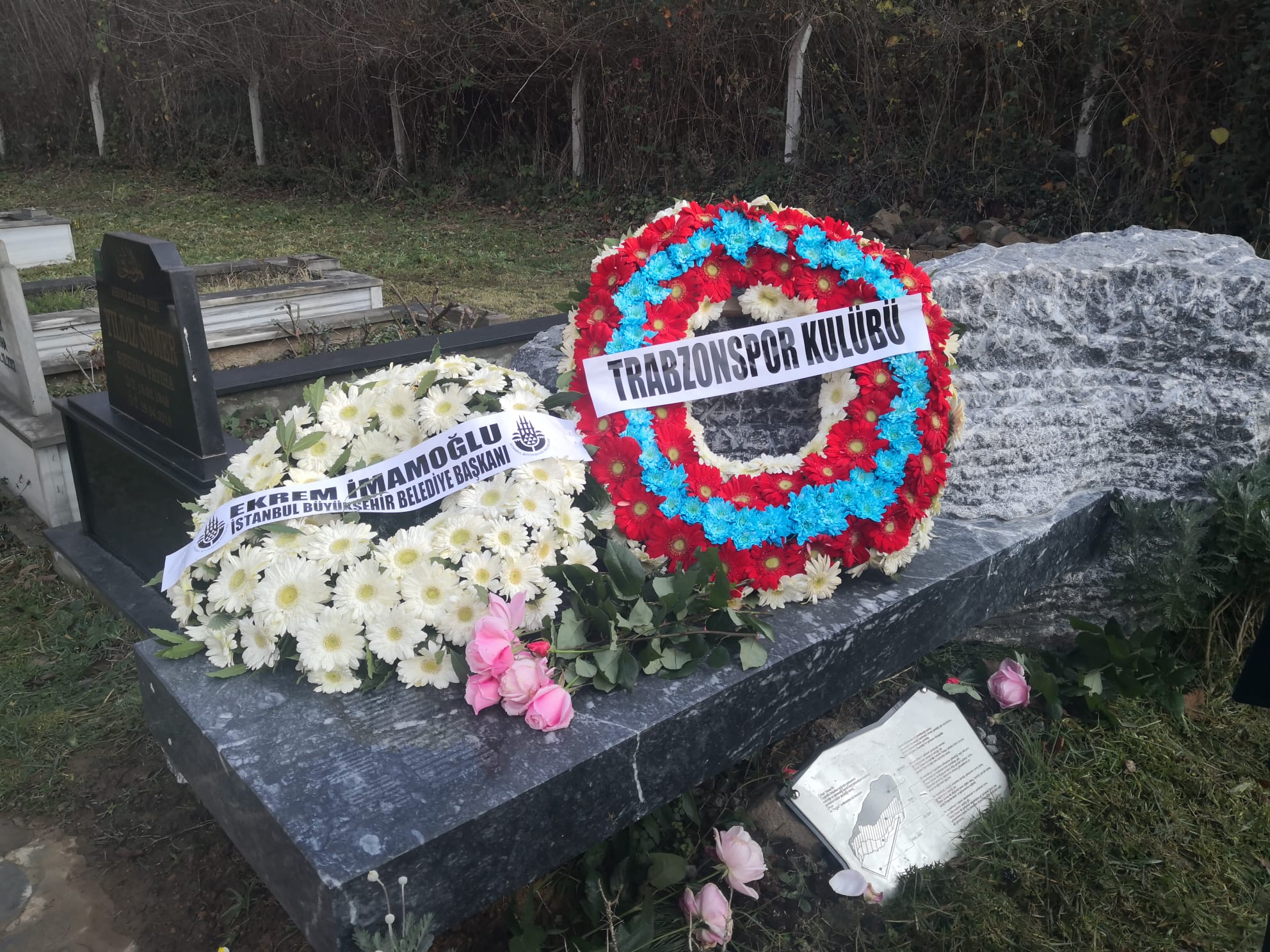 Özkan Sümer mezarı başında anılıyor