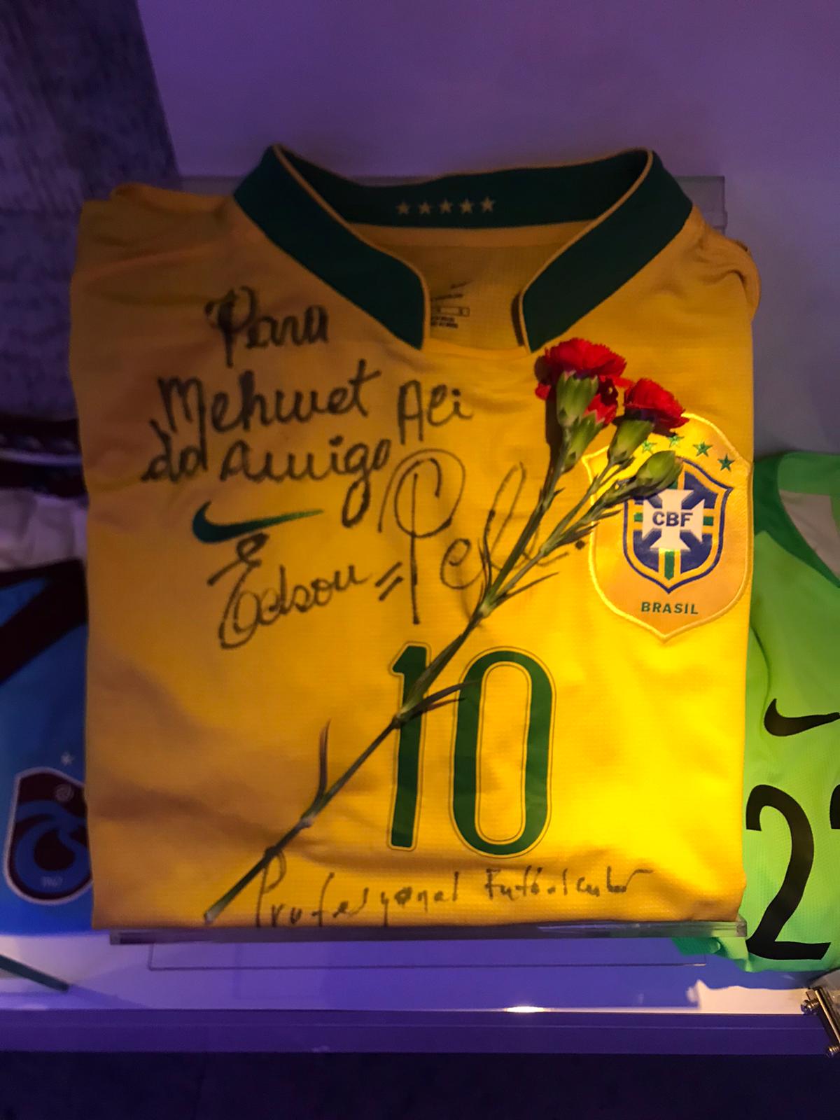 Pele'nin forması Trabzon'a nasıl geldi? İşte o yolculuk