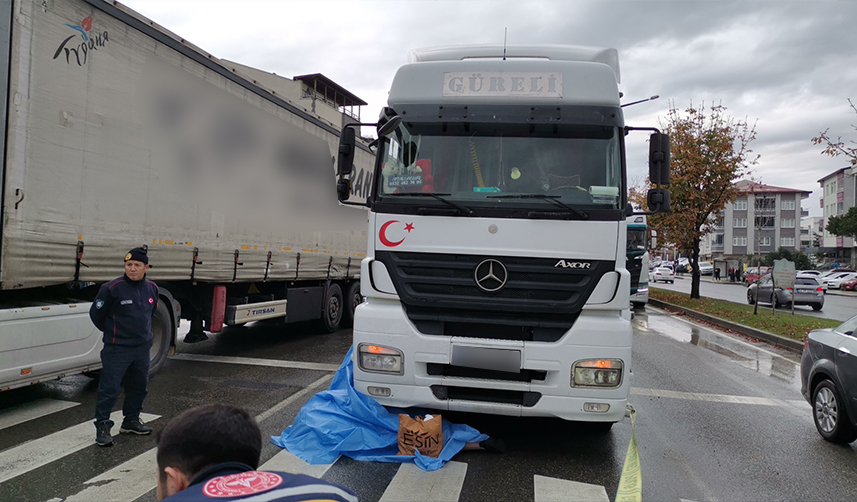 Ordu'da yaya geçidinden kırmızı ışıkta geçerken TIR çarptı: 1 ölü, 1 yaralı