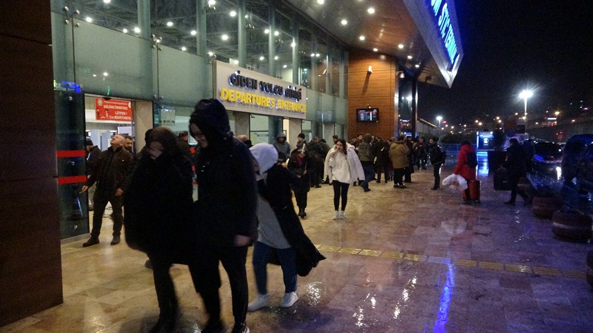 Trabzon Havalimanı'nda uçakta bomba araması!