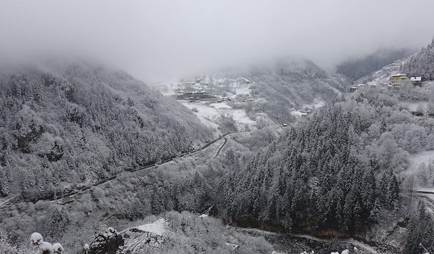 Zigana Dağı'nda kar yağışı etkili oldu