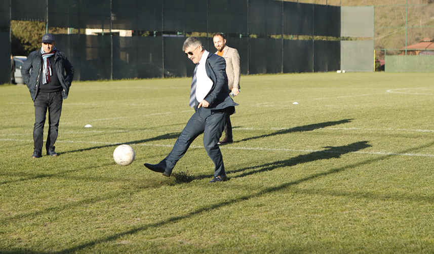 1461 Trabzon FK Başkanı Celil Hekimoğlu'na doğum günü sürprizi