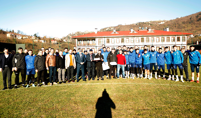 1461 Trabzon FK Başkanı Celil Hekimoğlu'na doğum günü sürprizi