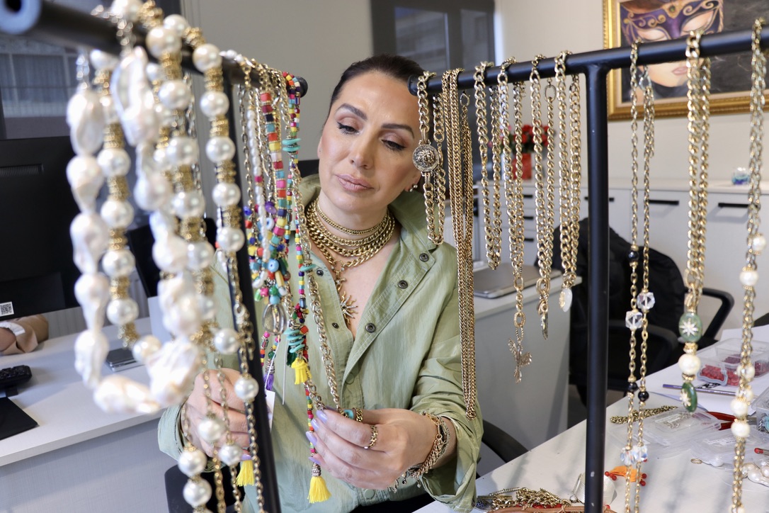 Trabzon'da kendisi için takı yapmaya başladı! Hobisi mesleği oldu 