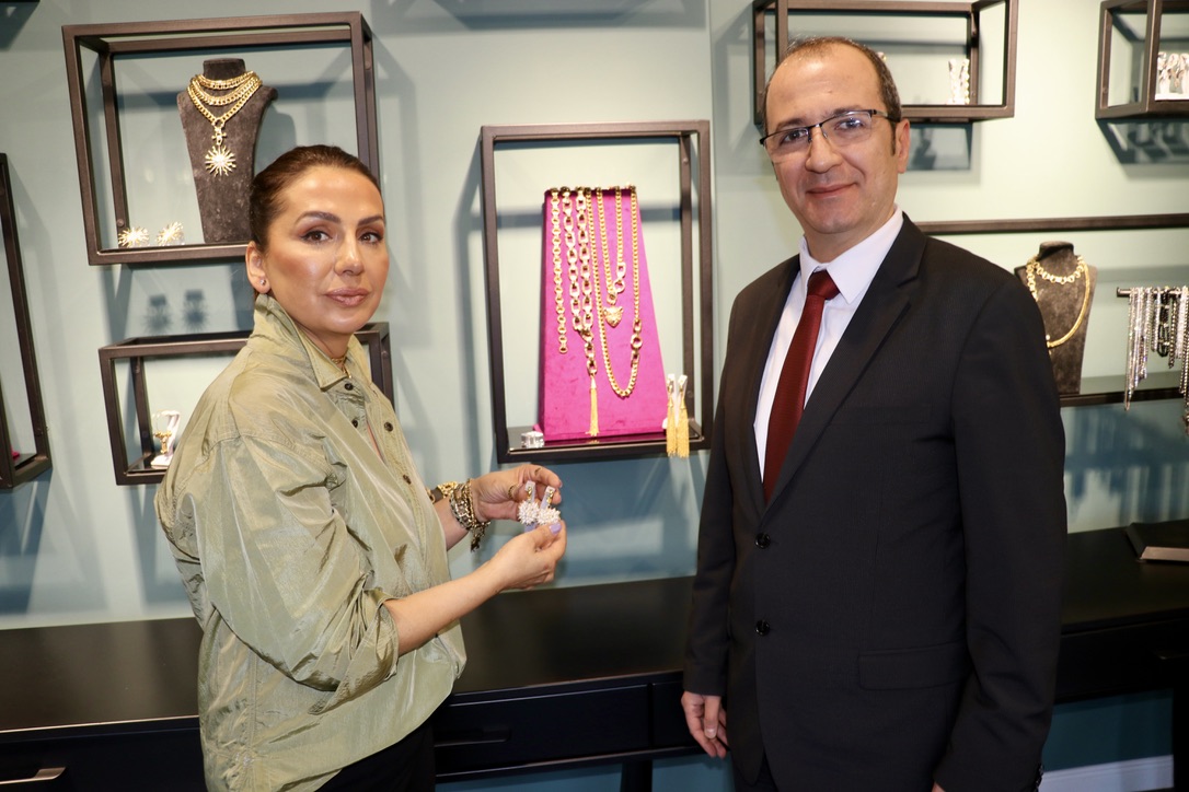 Trabzon'da kendisi için takı yapmaya başladı! Hobisi mesleği oldu 