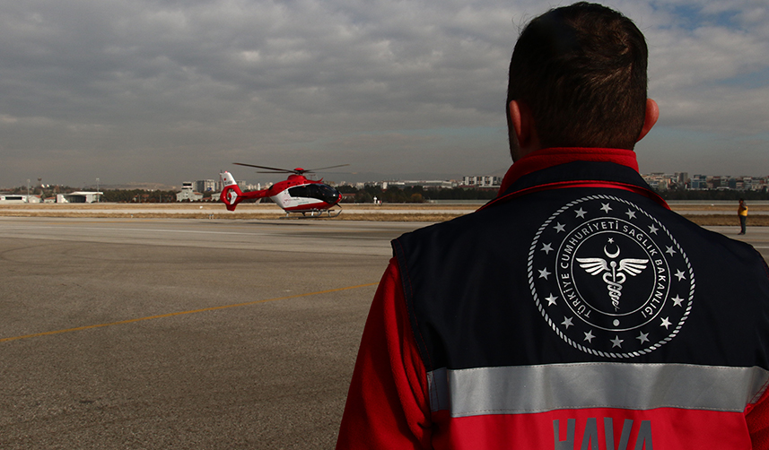 Ambulans helikopterler adeta bir hava hastanesine dönüşüyor