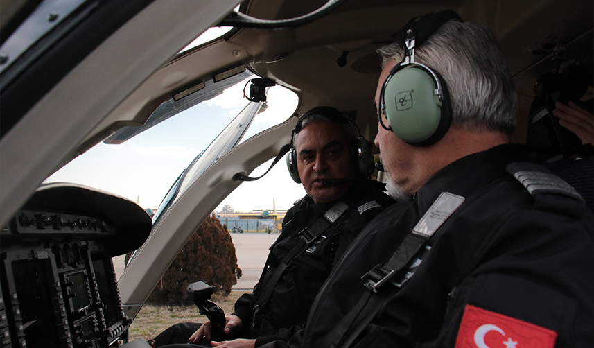 Ambulans helikopterler adeta bir hava hastanesine dönüşüyor