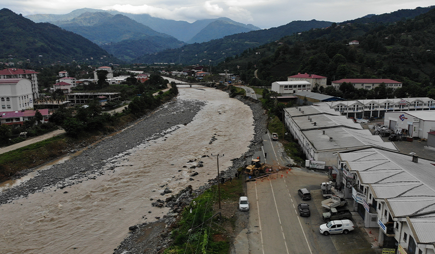 Artvin'de-sel-öncesi-ve-sonrası-çalışmaları-görüntülendi