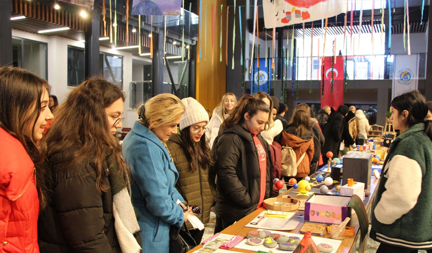 Avrasya-Üniversitesi'nde-yıldızlar-geçidi-sergisi!